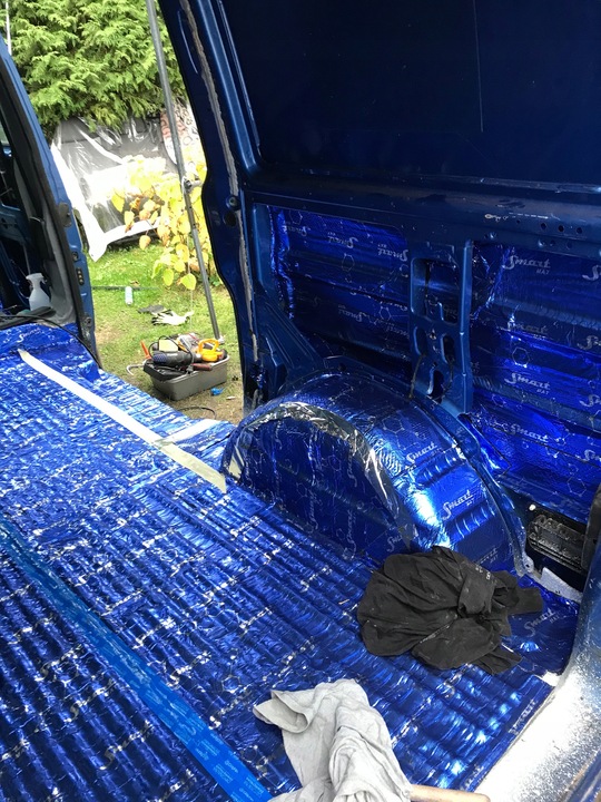 MATA WYGŁUSZAJĄCA DO SAMOCHODU NAJLEPSZA GRUBOŚĆ redukcja wibracji drgań