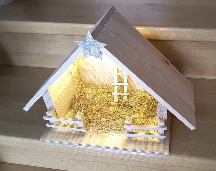 Szopka Bożonarodzeniowa drewniana stajenka oświetlenie led