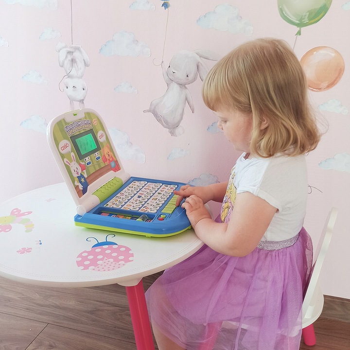 Komputerek dziecięcy laptop dla dzieci interaktywny edukacyjny komputer