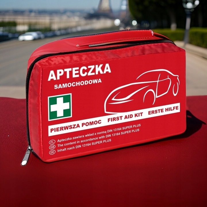 APTECZKA SAMOCHODOWA CAŁA EUROPA Z KOCEM TERMICZNYM USTNIK DIN 13164 PLUS
