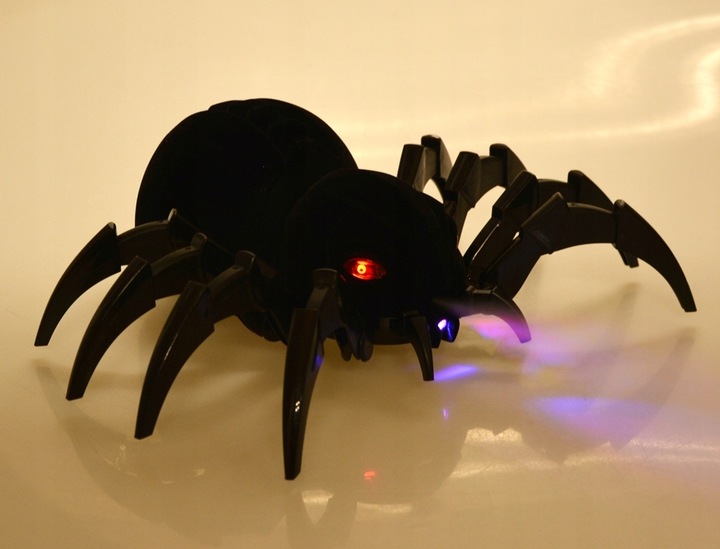 PAJĄK STEROWANY ROZPYLA MGŁĘ LED PILOT R/C 30cm CZARNY