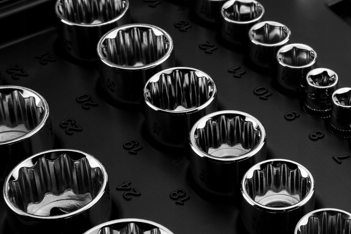 NEO TOOLS Klucze Nasadowe 1/4, 1/2, 86 el. CrV Zestaw Narzędzi Walizka