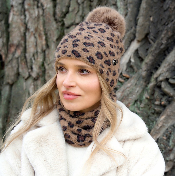 Czapka zimowa damska ciepła z POMPONEM beanie MODNA w panterkę Polska Print