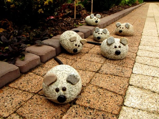 myszka z granitu ozdoba ogród prezent gartdeco1