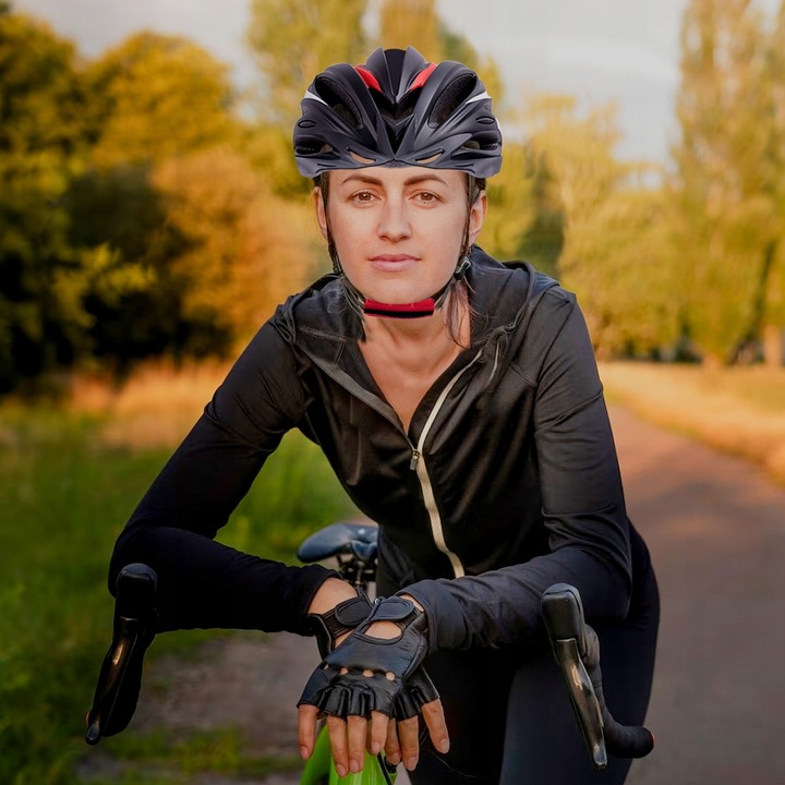 KASK ROWEROWY REGULOWANY 57-62 UNIWERSLANY Z WENTYLACJĄ DASZKIEM LAMPKĄ