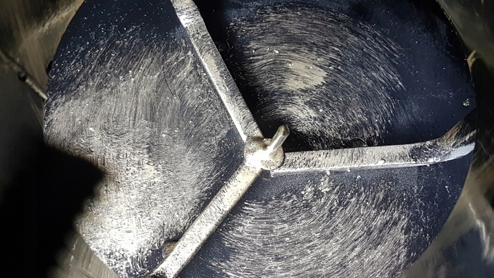 STOJAK NA POD ŻYWĄ CHOINKĘ ZE ZBIORNIKIEM MISKĄ NA WODĘ KUTY KOLEC STABILIZ