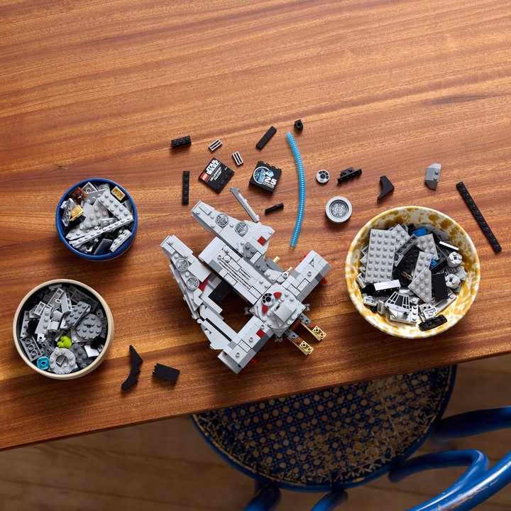 LEGO Star Wars Sokół Millennium 75375