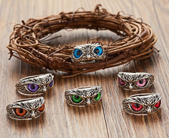 Regulowany Sygnet Ćma Trupia Główka