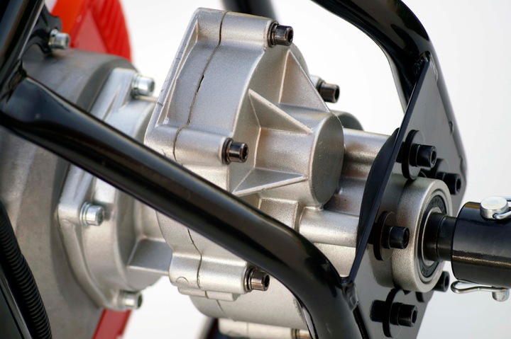 Wiertnica spalinowa świder BERHARD 25/15