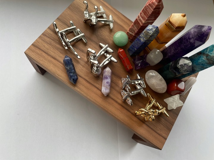 Exciting spinki do mankietów koszuli Maserati w ekskluzywym Etui