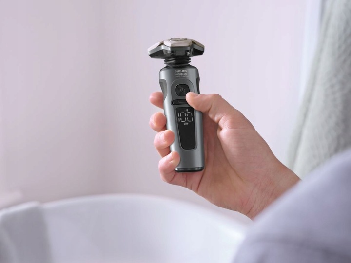 Golarka elektryczna Philips do golenia na sucho i na mokro SP9872/15