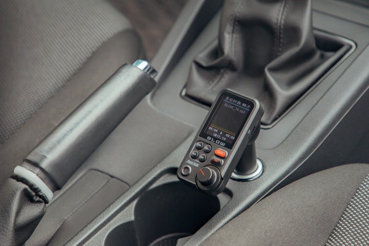 TRANSMITER BLUETOOTH 5.0 FM ZESTAW GŁOŚNOMÓWIĄCY QC3.0 SD BASS DUŻY LCD 24V