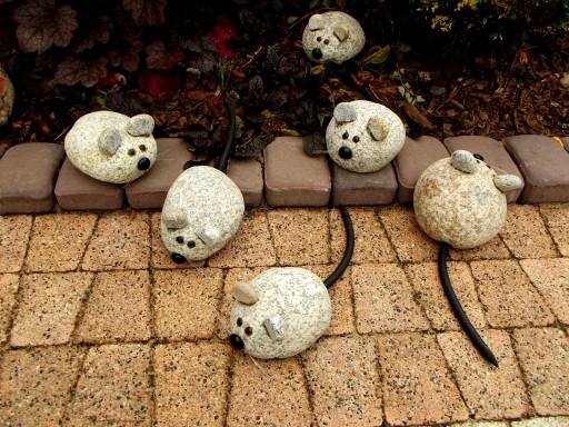 myszka z granitu ozdoba ogród prezent gartdeco1