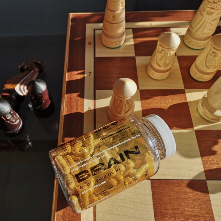 nowmax BRAIN LEPSZA PRACA MÓZGU KONCENTRACJA 90 KAPS + nowmax Pill Box