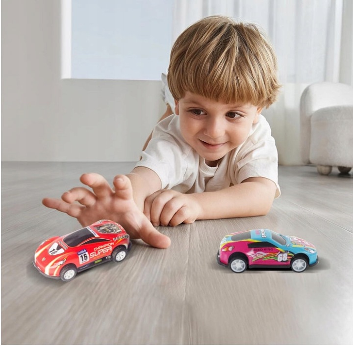 DUŻY ZESTAW SAMOCHODÓW METALOWE AUTKA RESORAKI AUTKO Z NAPĘDEM + AKCESORIA