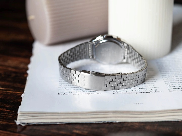 ZEGAREK CASIO A1000A-7EF VINTAGE RETRO SREBNY NA BRANSOLECIE