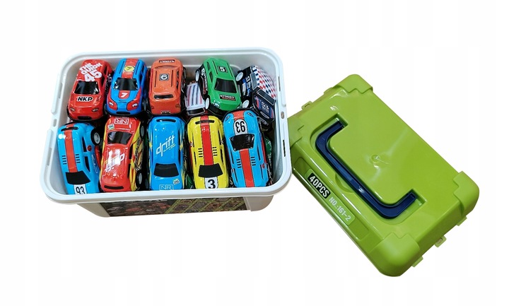 ZESTAW SAMOCHODÓW RESORAKÓW 40 SZT. W SKRZYNCE