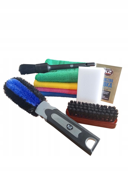 AKCESORIA DO CZYSZCZENIA I PIELĘGNACJI AUTA