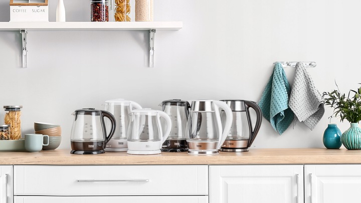 Czajnik elektryczny bezprzewodowy szklany czarny 2200W 1,7L Teesa