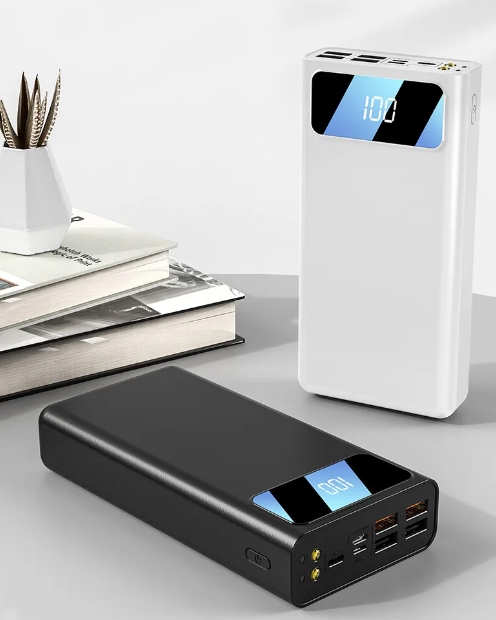DUŻY POWERBANK 30000MAH 4 x USB USB-C Lightning Latarka Wyświetlacz