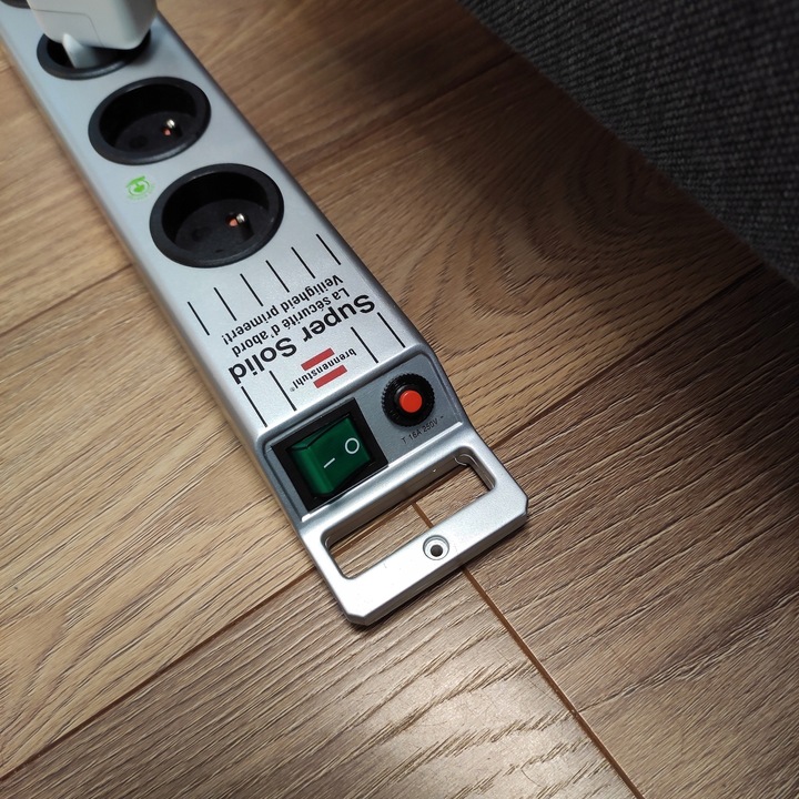 Przedłużacz Listwa Zasilająca Srebrna 5 Gniazd Kabel 2,5m BRENNENSTUHL