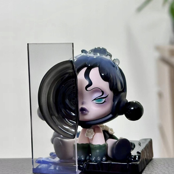 POP MART SKULLPANDA Series : Blind Box Kolekcjonerski + Unikatowy Design