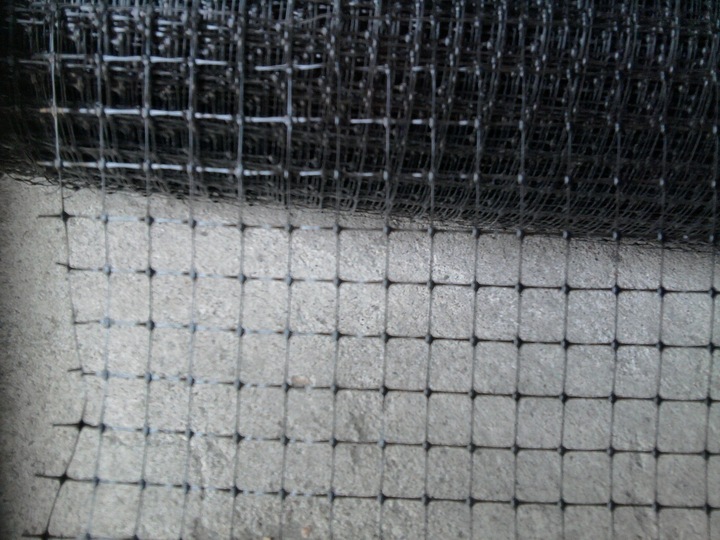 Skuteczna SIATKA NA KRETY 1,5x200m 300m2 oczko 10x10