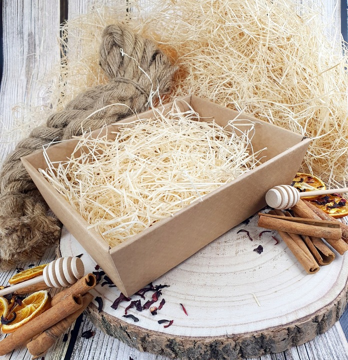 Kosz prezentowy na zakończenie roku personalizowany zestaw dla nauczyciela