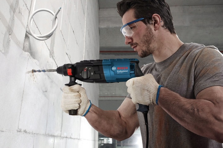 MŁOTOWIERTARKA GBH 240 BOSCH