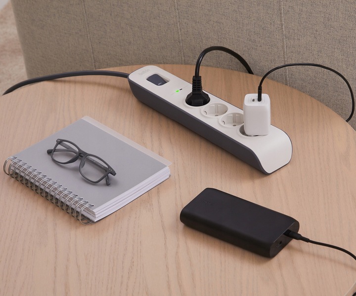 Belkin Listwa antyprzepięciowa do 525J 4x AC Schuko, z kablem 2m BSV400VF2M