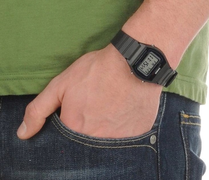 CYFROWY ZEGAREK CASIO W-202-1AVEF RETRO SPORT Z PODŚWIETLENIEM ALARM +BOX