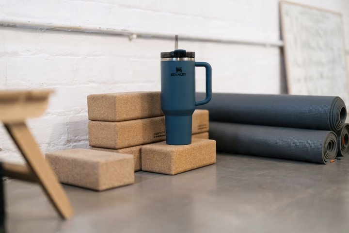 Kubek Stanley Quencher H2.O FlowState Tumbler 1.18l niebieski