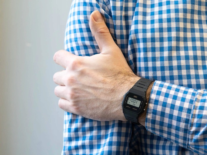 ZEGAREK CASIO F-91WB-8AEF SZARY NA PASKU DATOWNIK STOPER PODŚWIETLENIE