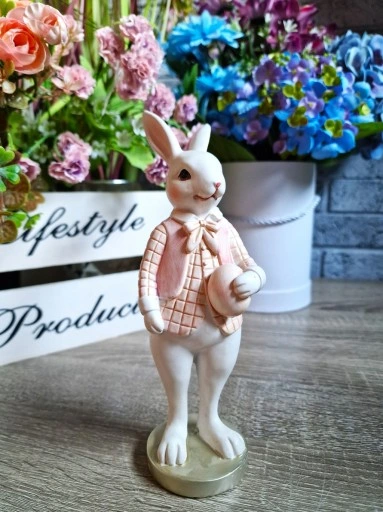 FIGURKA WIELKANOCNY PAN ZAJĄC KRÓLIK model XVI róż