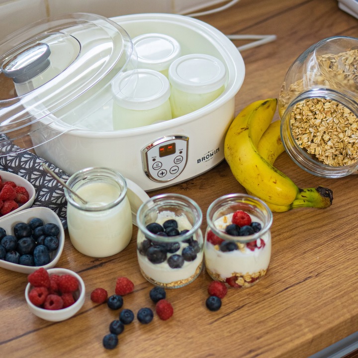 Jogurtownica z termostatem i słoikami 1,3L Browin