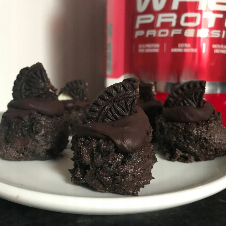 SCITEC 100% WHEY PROTEIN 920 G BIAŁKO + SCITEC SHAKER 700 ml + PRÓBKA