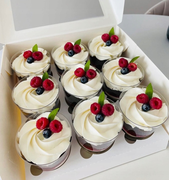 OPAKOWANIE PUDEŁKO NA 9 MUFFIN, CUPCAKE, 10szt.