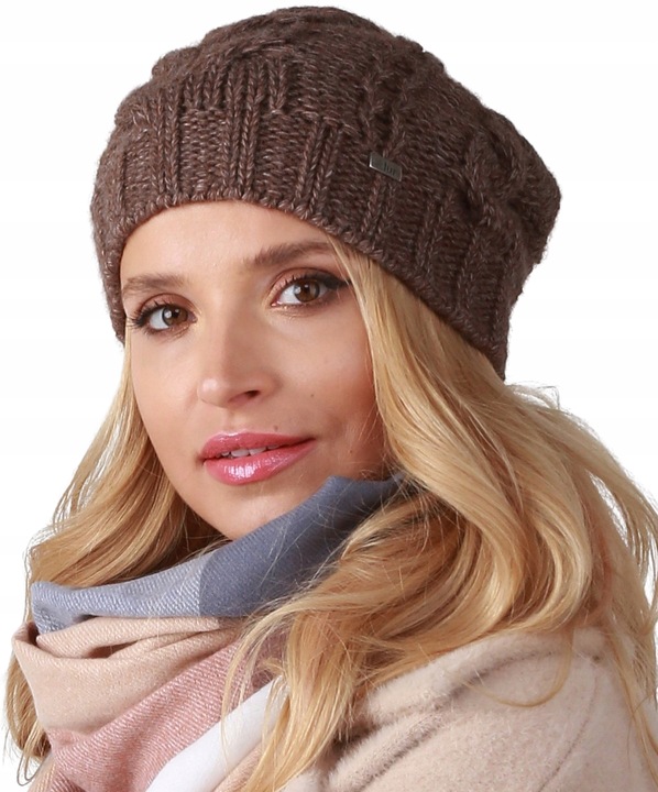 Brązowa czapka damska smerfetka - A4