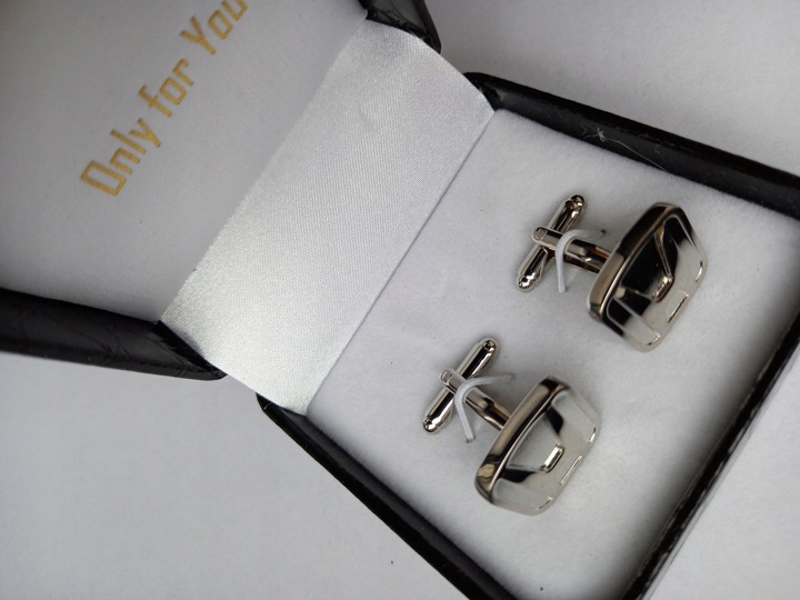 Spinki do mankietów koszul Exciting Srebrne Logo Honda w Etui Szkatułka