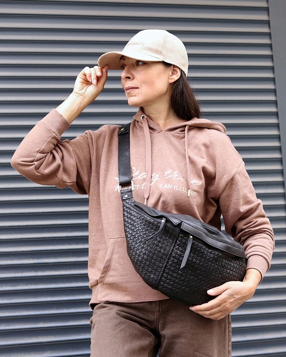 Torebka SKÓRZANA duża nerka PÓŁKSIĘŻYC listonoszka