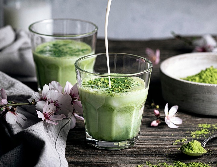 Matcha Latte Truskawkowa Japońska Zielona Herbata Instant 5 szt. MOKATE