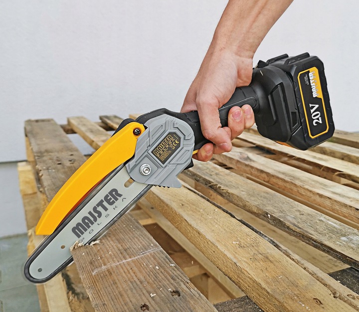 AKUMULATOROWA PILARKA PIŁA ŁAŃCUCHOWA 6 CALI 2x AKU 4 ŁAŃCUCHY 4 PROWADNICE