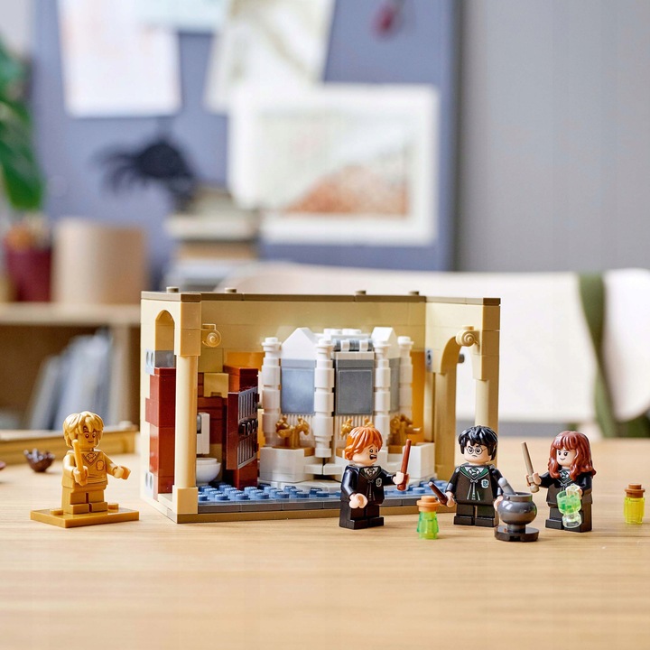 LEGO Harry Potter 76386 Hogwart: Pomyłka z Eliksirem + Latający Ford Anglia