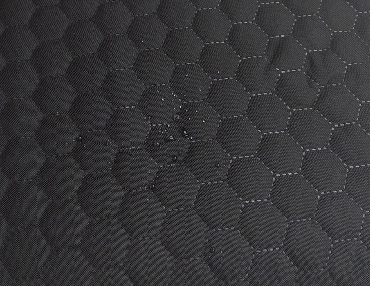 WODOODPORNA PIKOWANA PODUSZKA OGRODOWA PŁASKA MIÓD - HEKSAGON 45x45 czarna