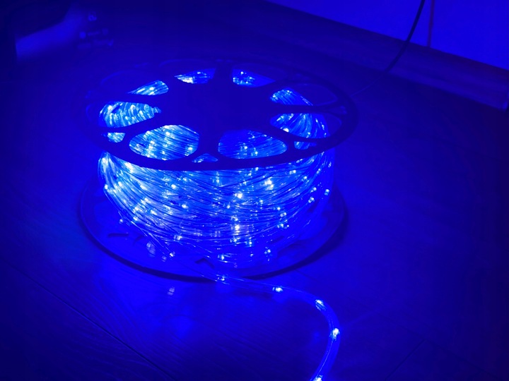 Wąż Świetlny LED Flash Niebieski + Biały Zimny 50m IP44 Okrągły Zewnętrzny