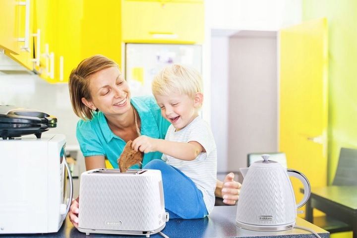 CZAJNIK ELEKTRYCZNY BEZPRZEWODOWY 1,7l C265 ELDOM BIAŁY
