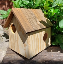 Budka domek dla wiewiórek