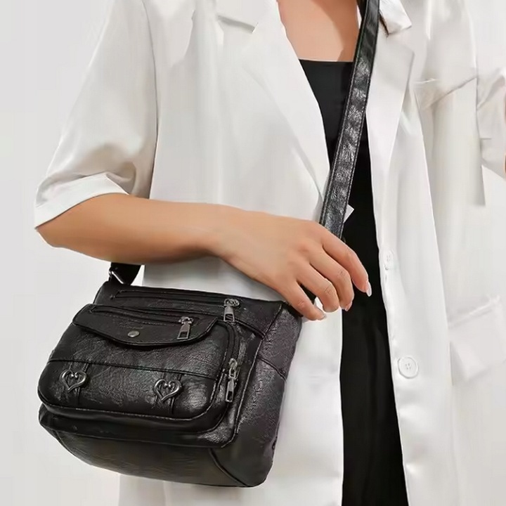 Torebka Damska MAŁA CZARNA na Ramię W serca Pojemna Kuferek Dużo Kieszonek