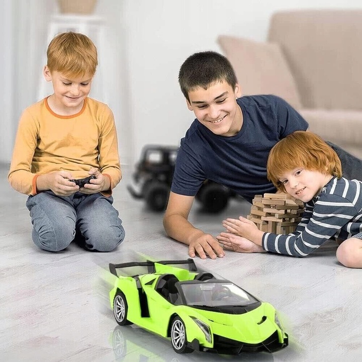 SAMOCHÓD ZDALNIE STEROWANY AUTO NA PILOTA RC POJAZD DLA DZIECKA LED PREZENT