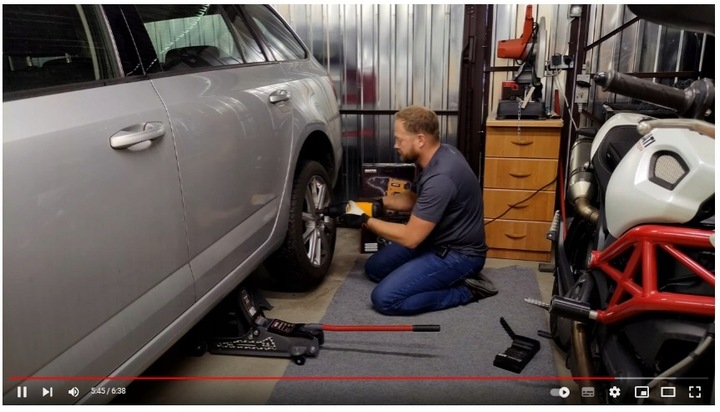 UDAROWY KLUCZ ELEKTRYCZNY do KÓŁ 1/2 MP-0506 2100W 800Nm + NASADKI + DEWALT